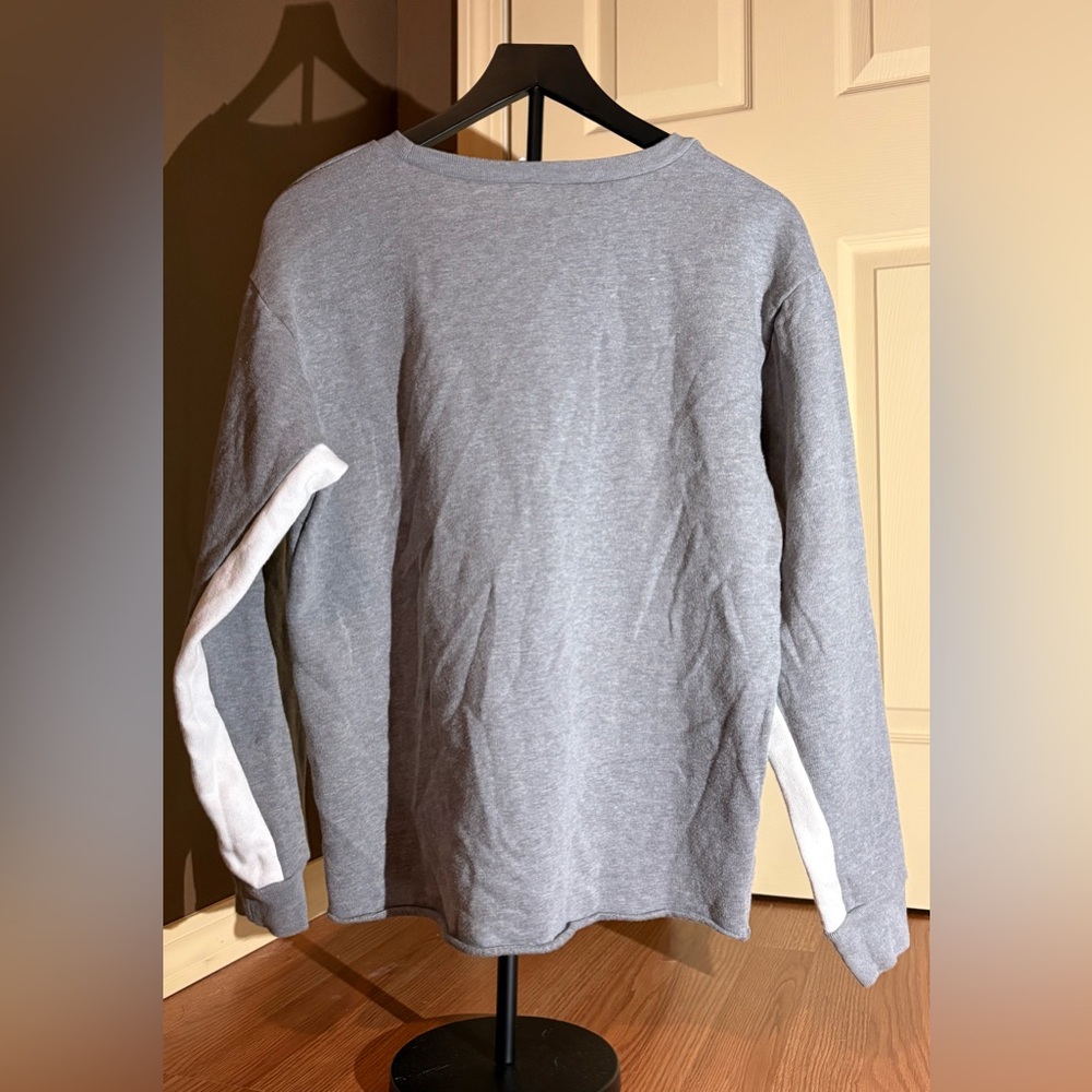 Victoria's Secret PINK Gray Sweatshirt Label Detail - Picture 3 of 4